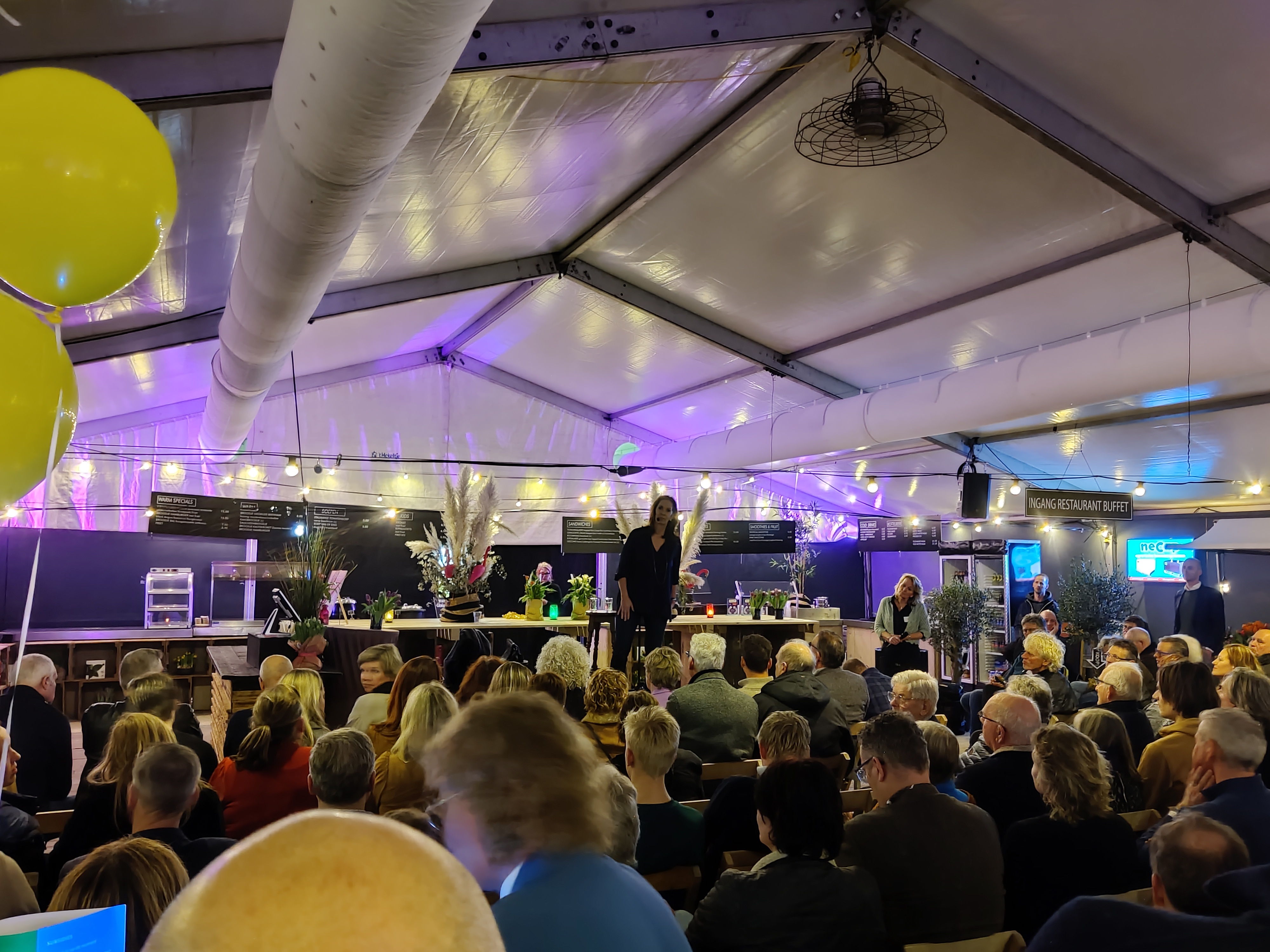 Drukbezochte ondernemers avond op de Lentetuin. 